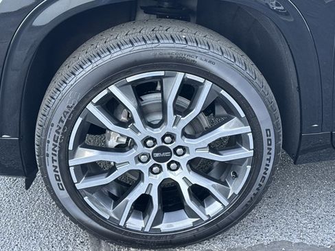 New 2026 GMC Acadia Denali Ultimate w/ LPO, Floor Liner Package image 17