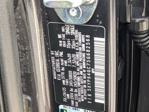 Used 2025 Kia Telluride S image 31