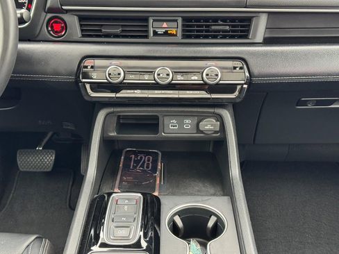 Certified 2023 Honda Pilot Touring image 16