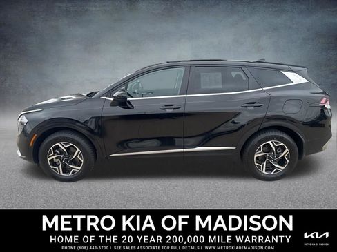 Used 2023 Kia Sportage LX AWD/4WD image 3