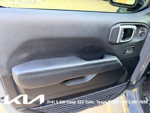 Used 2020 Jeep Wrangler Unlimited Sahara AWD/4WD image 14