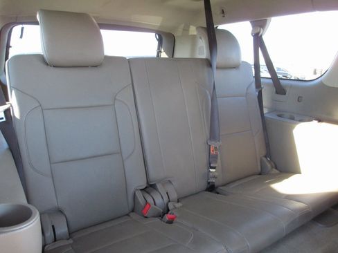 Used 2018 Chevrolet Suburban Premier image 26