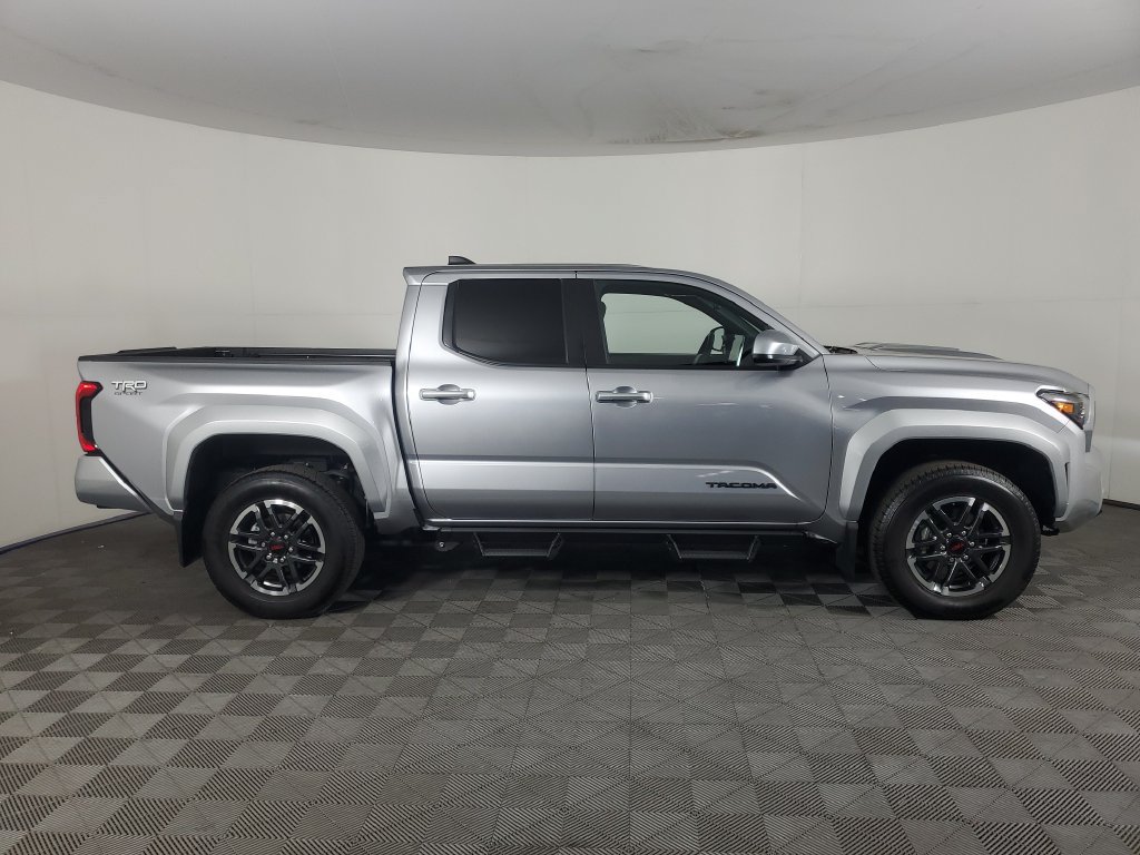 Used 2025 Toyota Tacoma TRD Sport RWD image 3