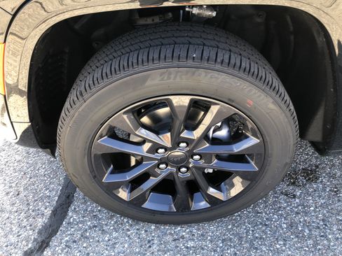 New 2026 Jeep Grand Cherokee Limited AWD/4WD image 9