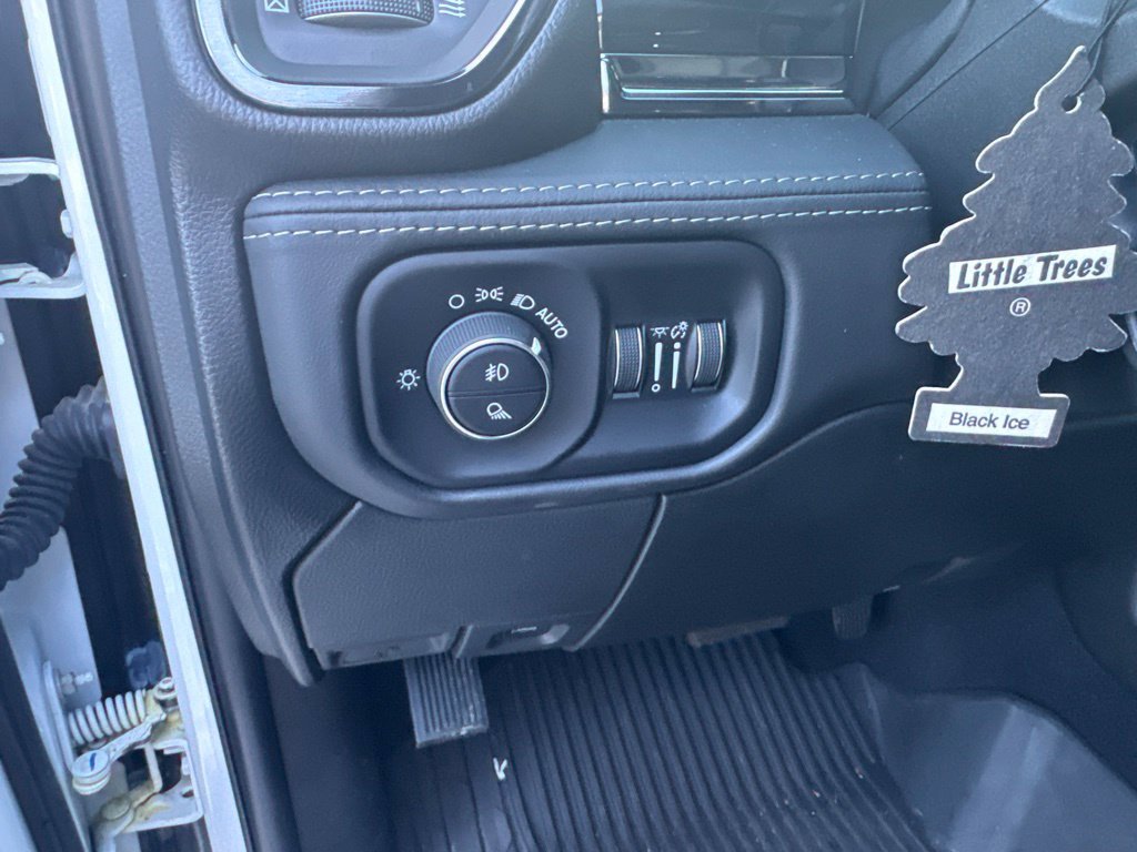 Used 2025 RAM 2500 Limited w/ Towing Technology Group AWD/4WD image 23