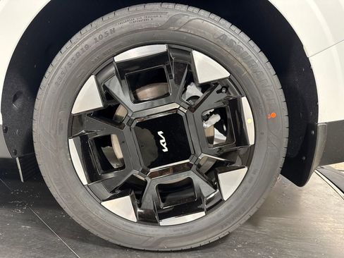 New 2026 Kia Carnival EX image 12