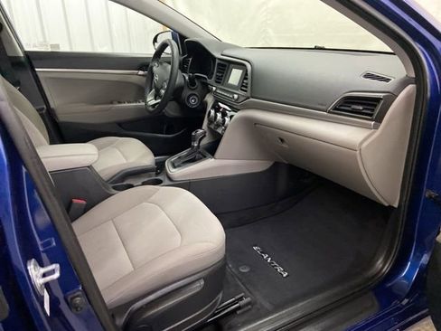 Used 2019 Hyundai Elantra SE image 22