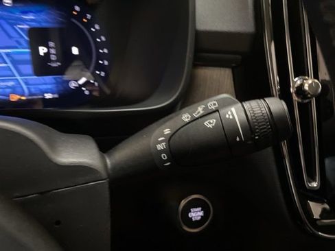 Used 2025 Volvo XC40 B5 Core AWD/4WD image 44