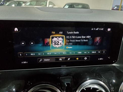 Used 2021 Mercedes-Benz GLA 250 image 32