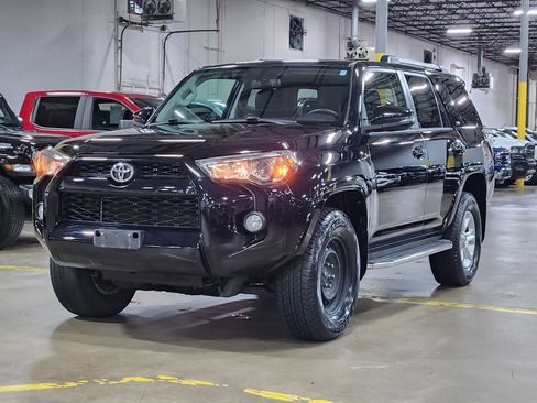 Used 2019 Toyota 4Runner SR5 Premium AWD/4WD image 5