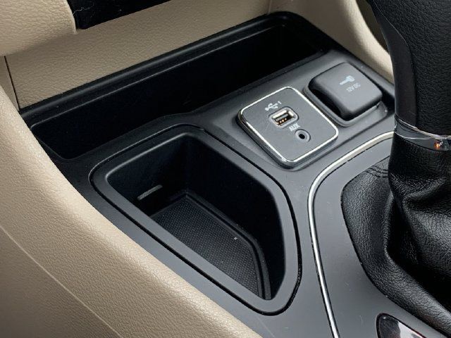 Used 2020 Jeep Cherokee Latitude FWD image 25