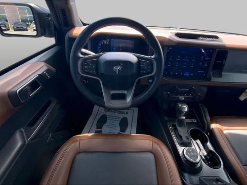 Used 2024 Ford Bronco Outer Banks AWD/4WD image 6