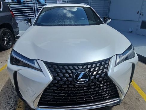 Used 2024 Lexus UX 250h FWD w/ Premium Package image 8