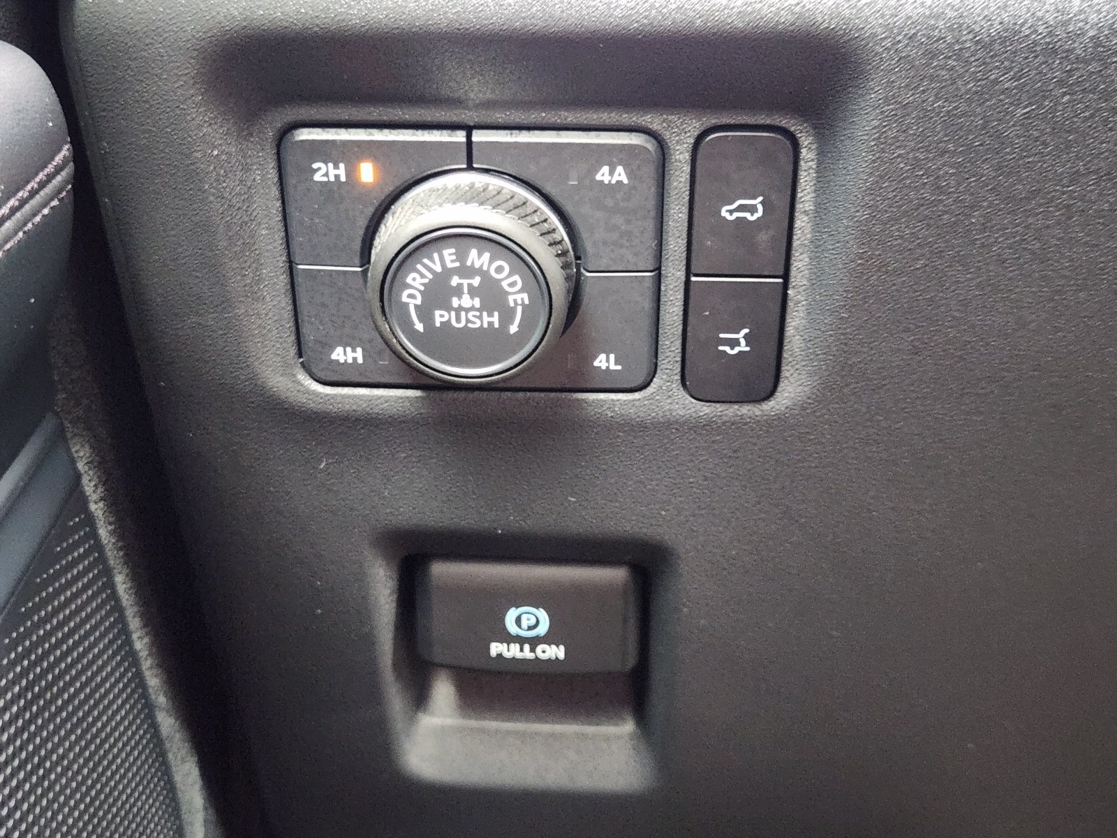 Used 2025 Ford Expedition Tremor AWD/4WD image 23
