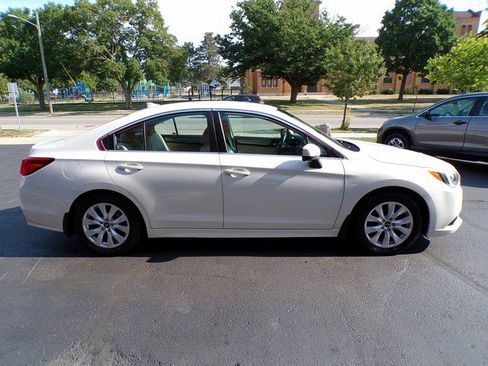 Used 2016 Subaru Legacy 2.5i Premium AWD/4WD image 3