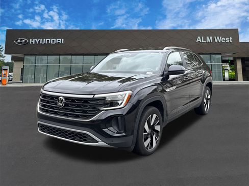 Used 2025 Volkswagen Atlas Cross Sport SE image 1