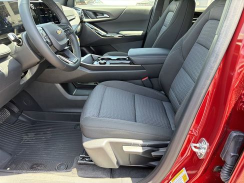 New 2026 Chevrolet Equinox LT w/ Safety and Technology Package FWD image 15