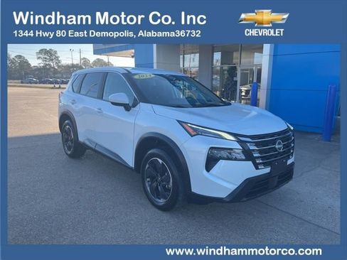 Used 2024 Nissan Rogue SV image 1