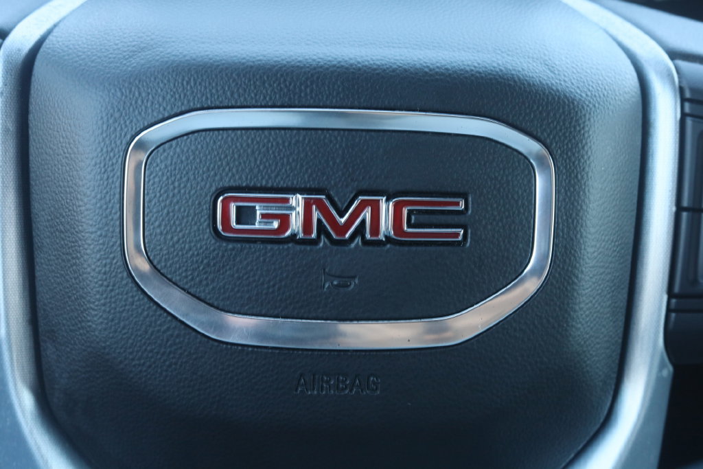 Used 2022 GMC Sierra 1500 Elevation w/ X31 Off-Road Package AWD/4WD image 8