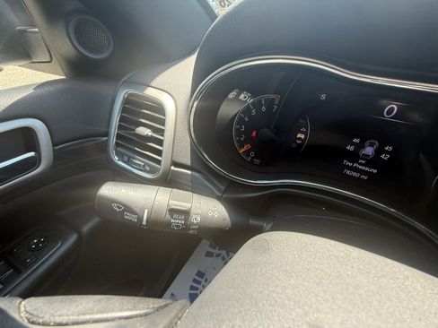 Used 2021 Jeep Grand Cherokee Laredo X AWD/4WD image 19