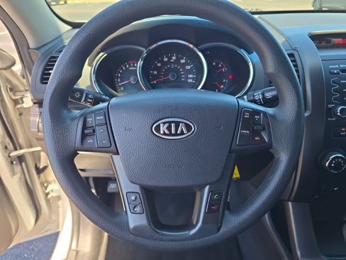 Used 2011 Kia Sorento 2WD w/ Convenience Pkg image 22