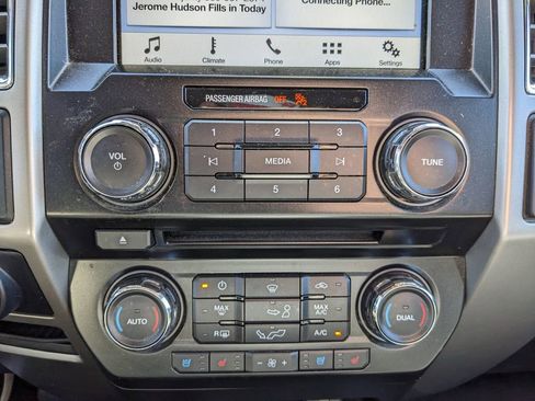 Used 2016 Ford F150 Lariat w/ Trailer Tow Package image 27