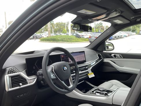 New 2026 BMW X5 sDrive40i image 9