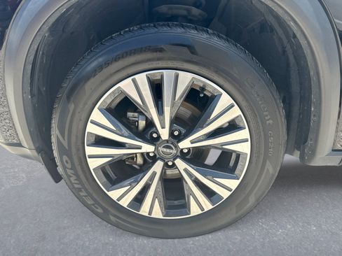 Used 2023 Nissan Rogue SV FWD image 12