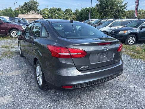 Used 2015 Ford Focus SE FWD image 8