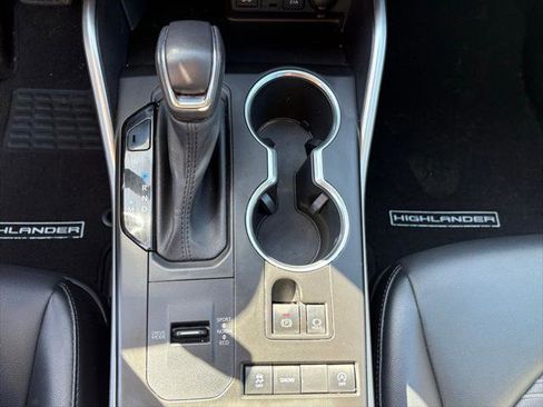 Certified 2021 Toyota Highlander XSE FWD image 22