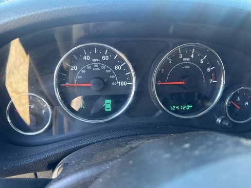 Used 2017 Jeep Wrangler Unlimited Sahara w/ Connectivity Group image 20