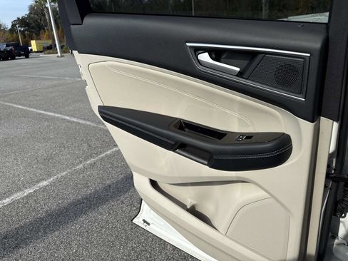 Used 2020 Ford Edge Titanium w/ Equipment Group 301A image 9