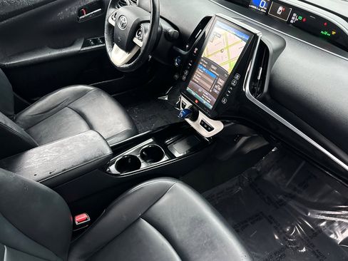 Used 2017 Toyota Prius Prime Advanced w/ Carpet Mat Package image 15