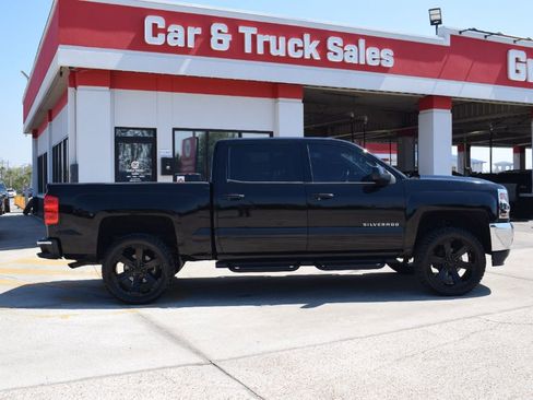 Used 2018 Chevrolet Silverado 1500 LT w/ All Star Edition image 3