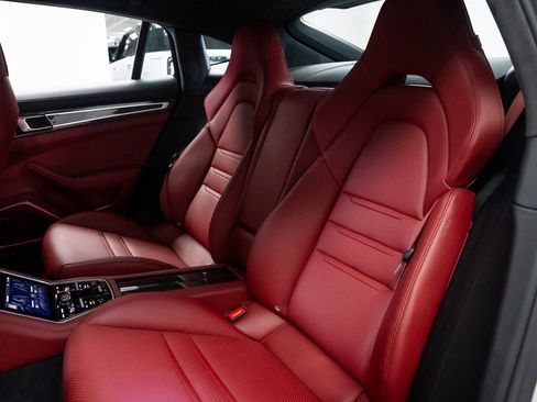 Used 2020 Porsche Panamera GTS image 22