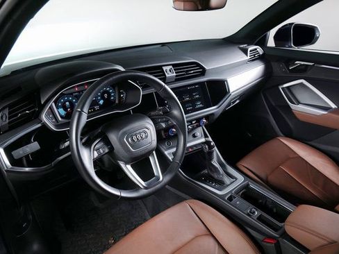 Certified 2022 Audi Q3 2.0T Premium Plus w/ Premium Plus Package image 3