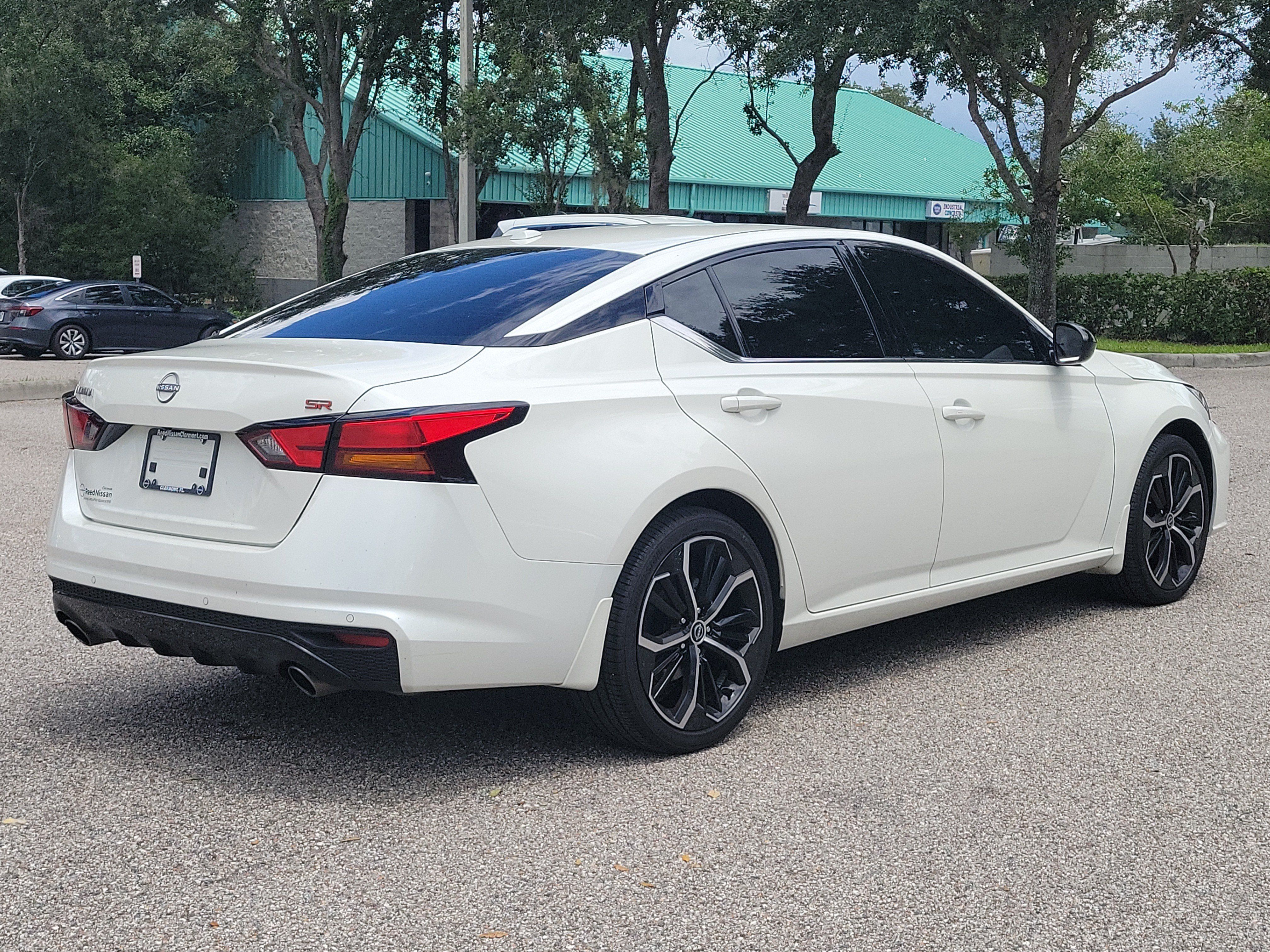 Certified 2025 Nissan Altima 2.5 SR w/ SR Premium Package FWD image 5