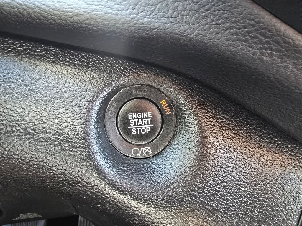 Used 2020 Jeep Cherokee Latitude Plus AWD/4WD image 8