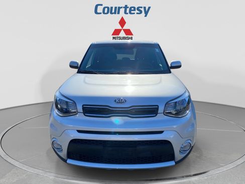 Used 2017 Kia Soul + FWD image 9