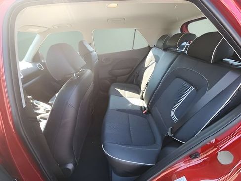 Used 2024 Hyundai Venue Limited FWD image 12