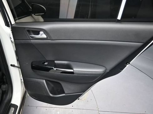 Used 2020 Kia Sportage S w/ Option Group 020 FWD image 20