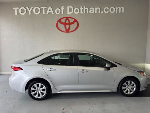Certified 2023 Toyota Corolla LE image 1