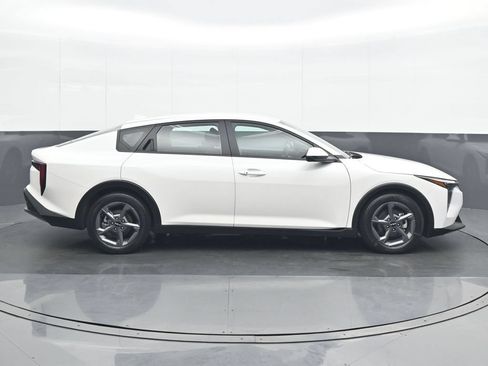 Used 2025 Kia K4 FWD image 7