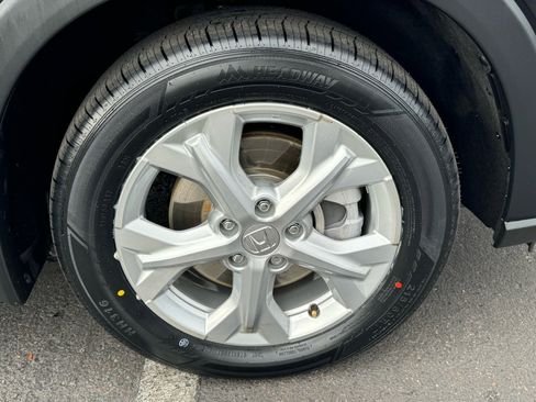 Used 2023 Honda HR-V LX image 11