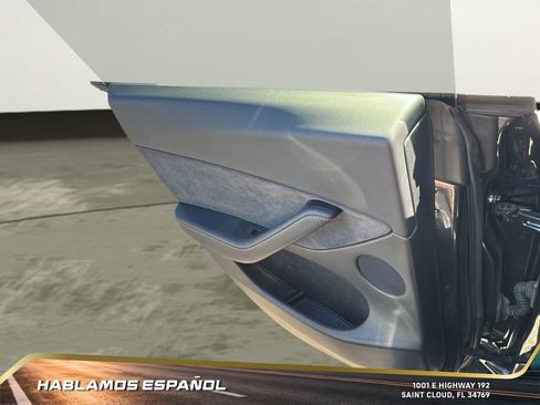 Used 2025 Tesla Model Y Long Range image 27