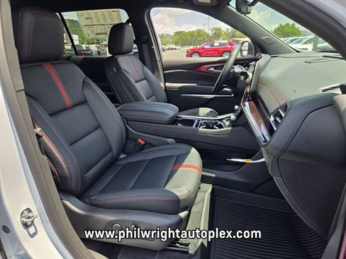 New 2026 Chevrolet Traverse RS w/ LPO, Floor Liner Package FWD image 22