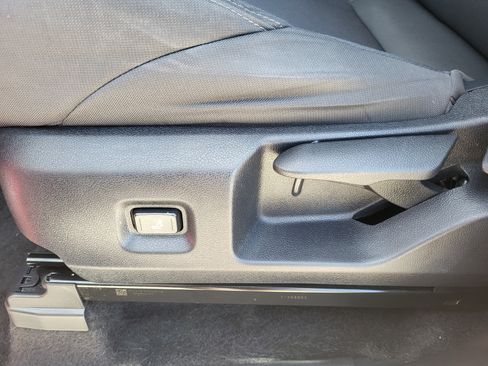 Certified 2024 Toyota Tacoma SR AWD/4WD image 12