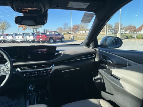 Used 2024 Buick Envista Avenir image 49
