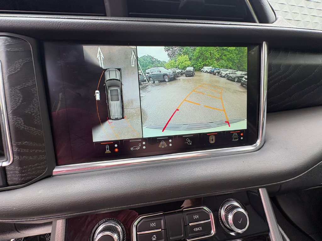 Used 2023 GMC Yukon XL Denali w/ Advanced Technology Package AWD/4WD image 22