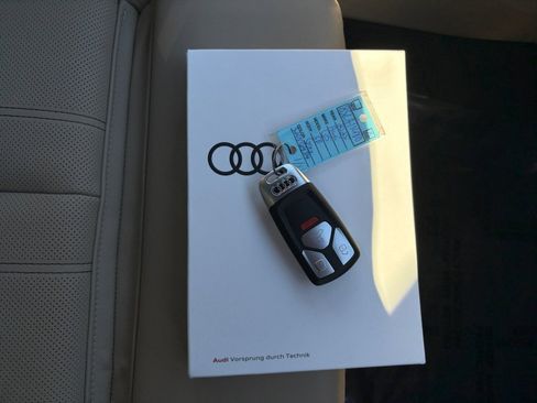 Used 2025 Audi Q5 Prestige w/ Prestige Package image 33